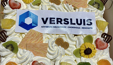 Taart voor de prachtige opgeknapte scholen