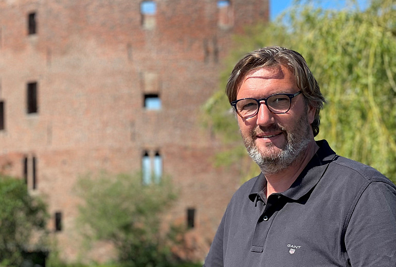 Versluis staat op voor maatschappelijk erfgoed en komt met plan voor Ruïne van Teylingen 